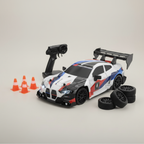 Voiture télécommandée blanche bandes noires, rouges et bleues Fast Power Drift 1:24, vue de face  