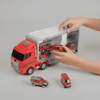 Image 2 - main d'enfant avec fond gris